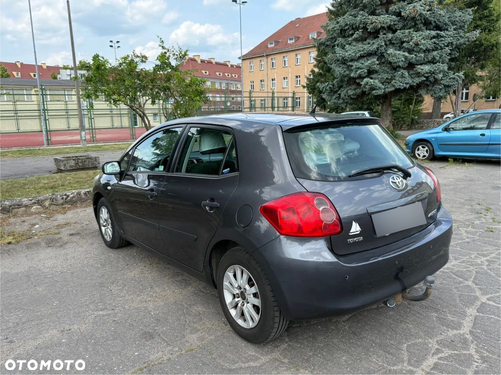 Toyota Auris 1.4 VVT-i Luna - 4