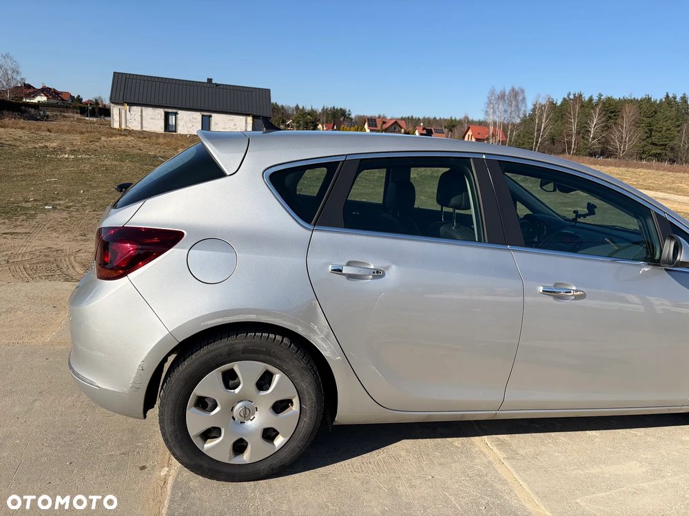 Opel Astra 1.6 T SIDI Cosmo S&S EU6 - 2