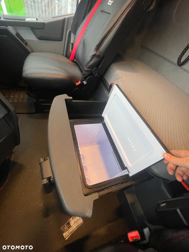 Renault T520 HIGH SLEEPER CAB - 17