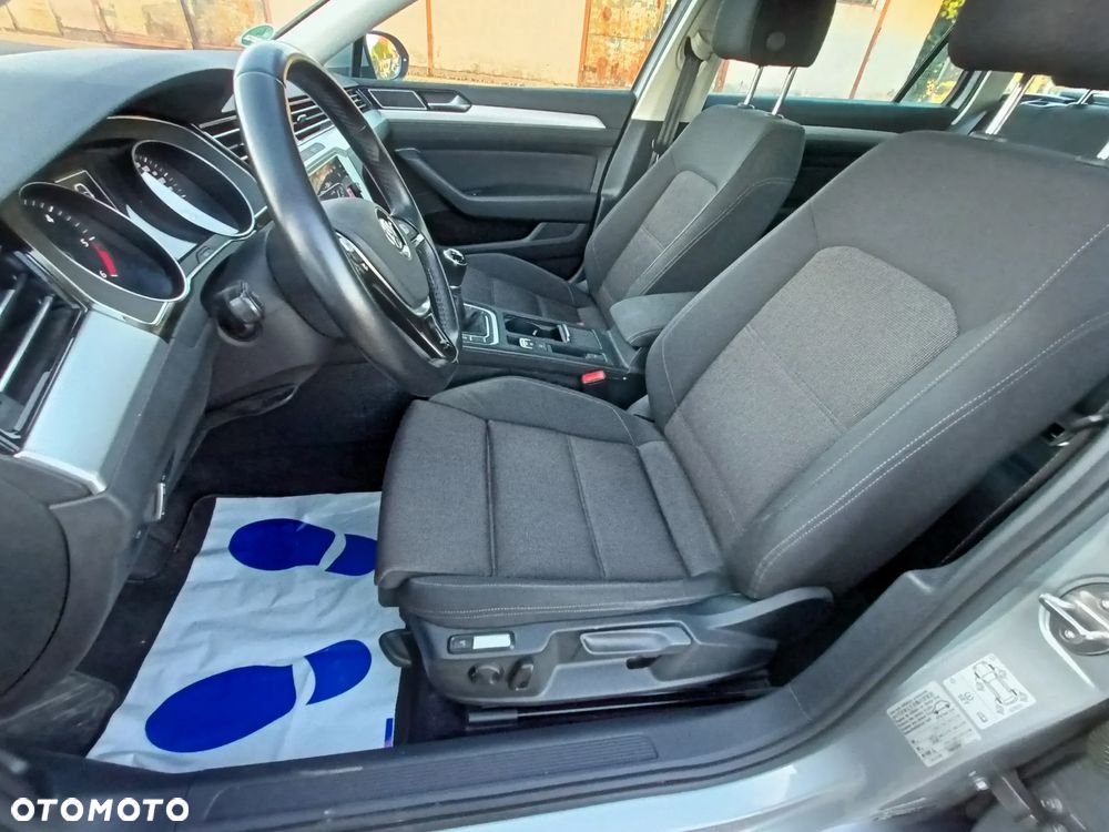 Volkswagen Passat Variant 2.0 TDI BMT Highline - 15