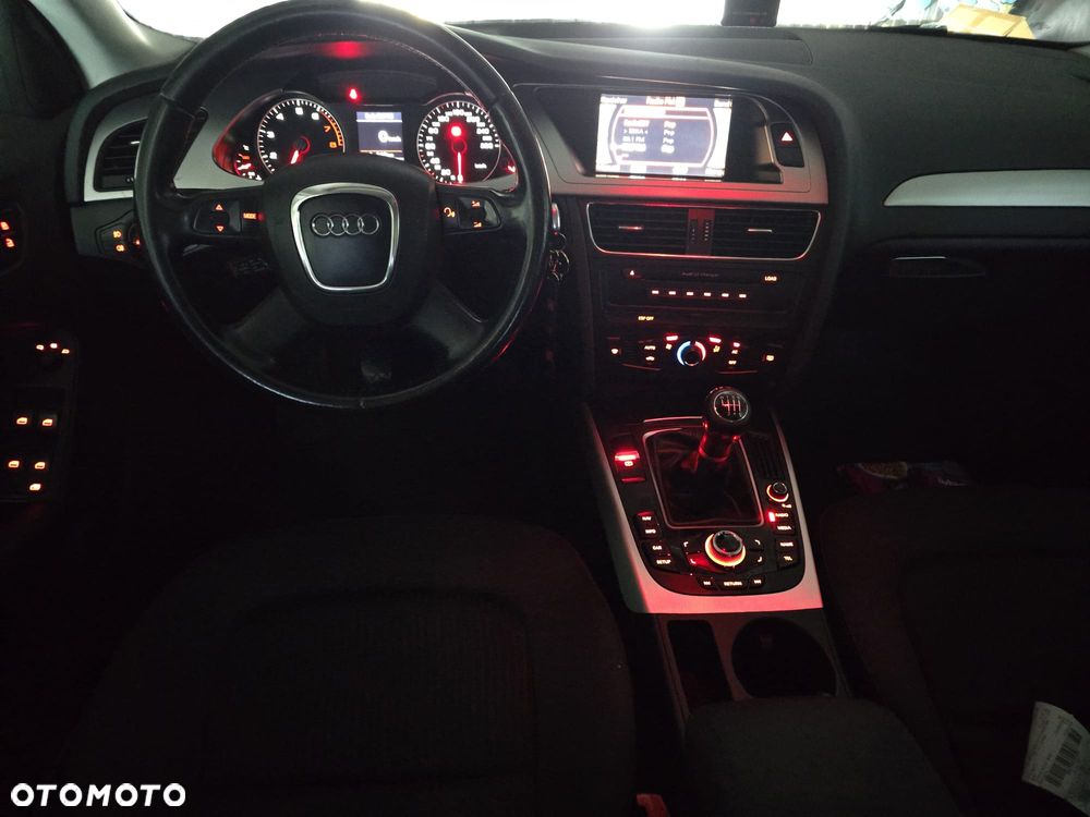 Audi A4 Avant 1.8 TFSI Ambiente - 14