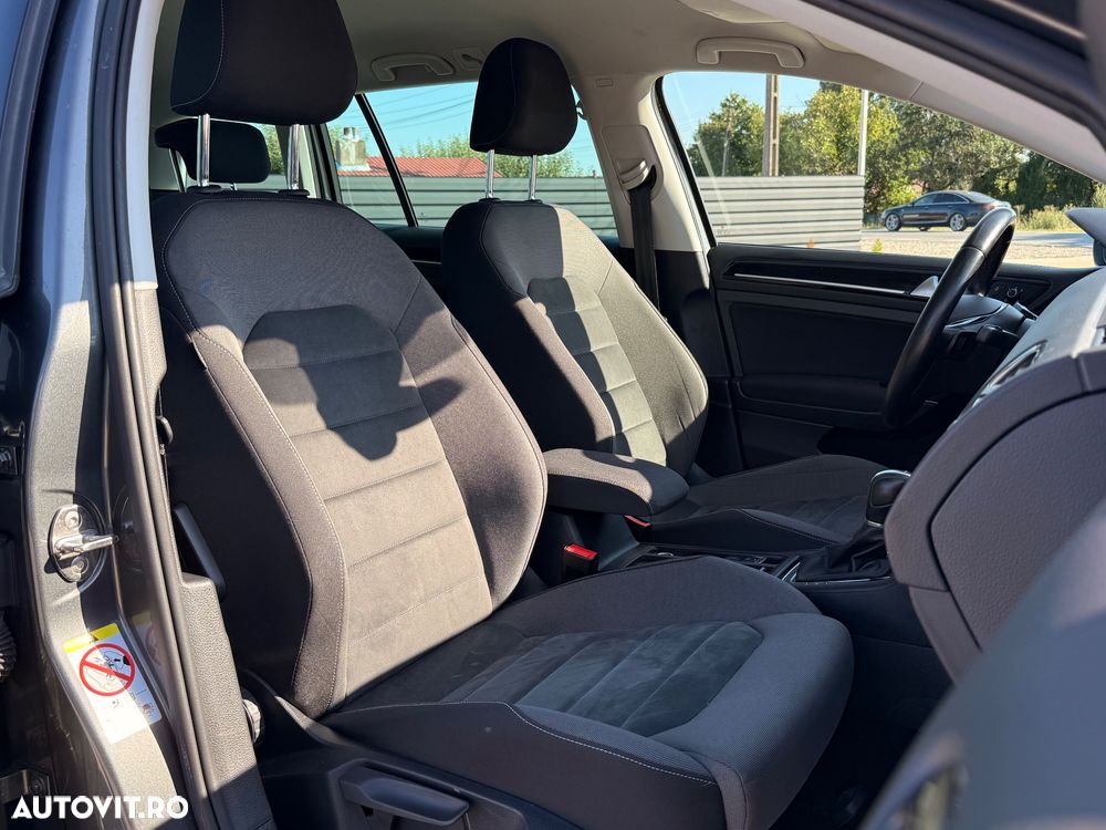 Volkswagen Golf - 6