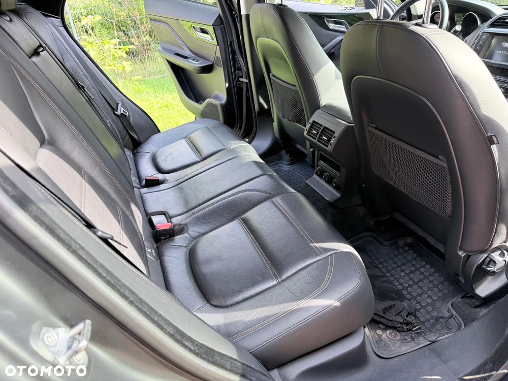 Jaguar F-Pace 2.0 i4D AWD Prestige - 12