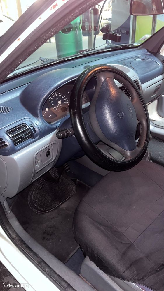 Renault Clio 1.2 - 11