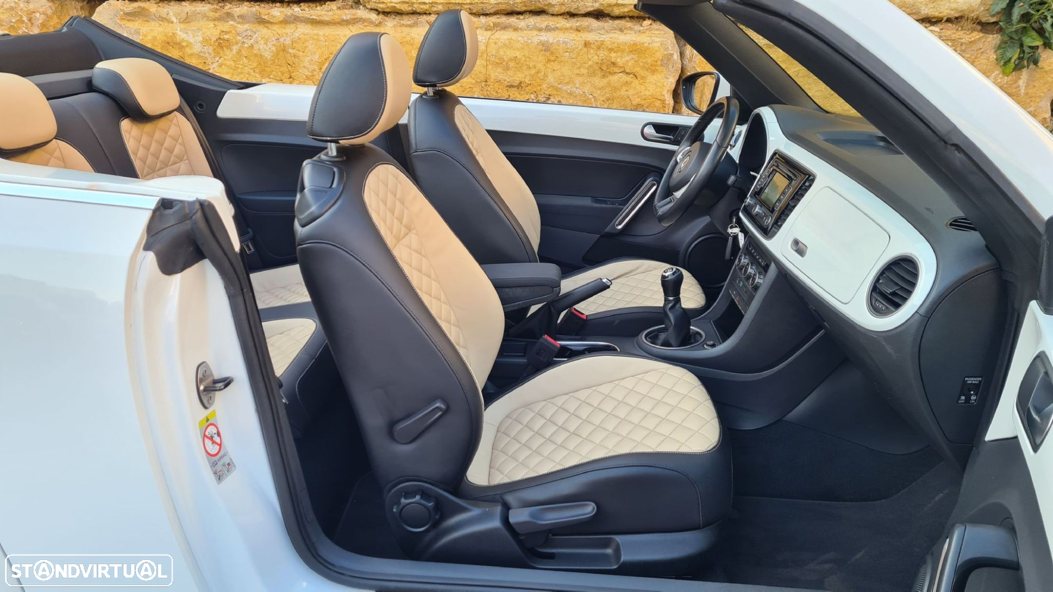 VW New Beetle Cabriolet 1.6 TDi Design - 29
