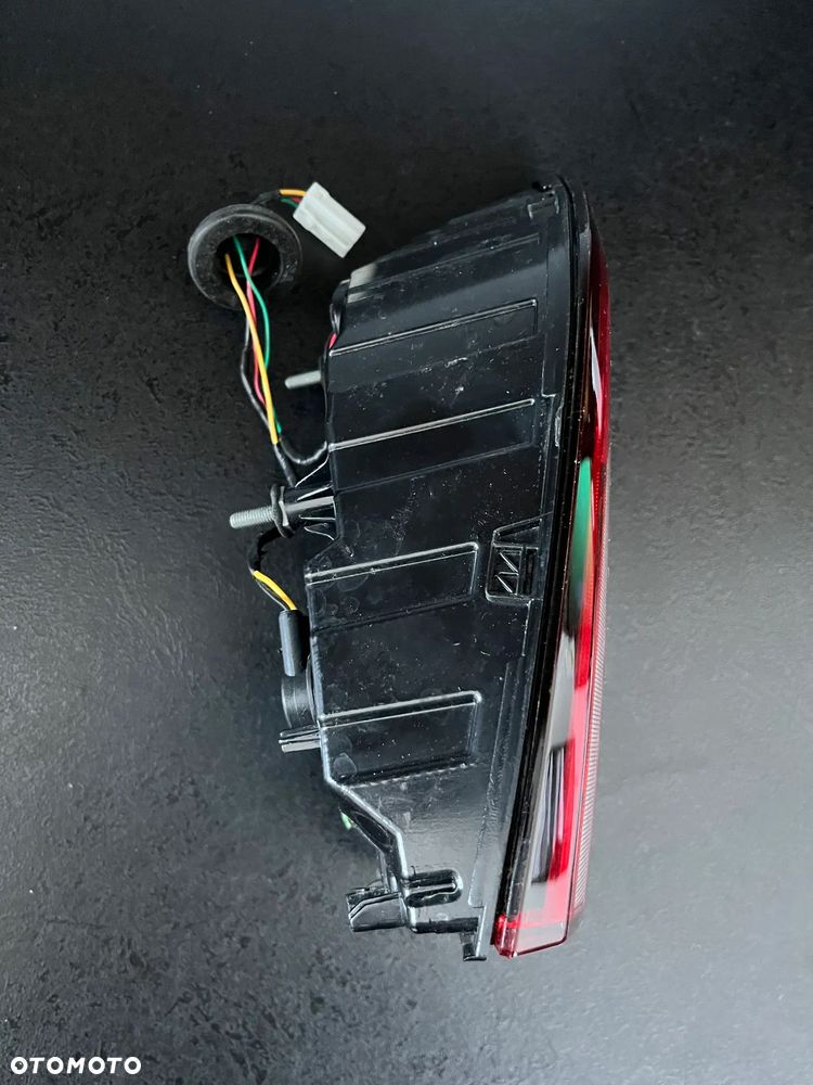 MG ZS EV 2023 - LAMPA BAGAŻNIKA PRAWY TYŁ A31005R0100 - 4