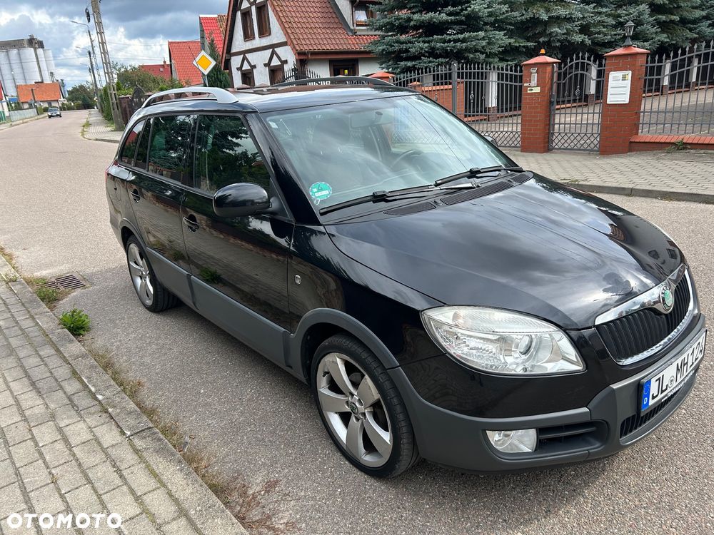 Skoda Fabia 1.6 16V Scout - 12