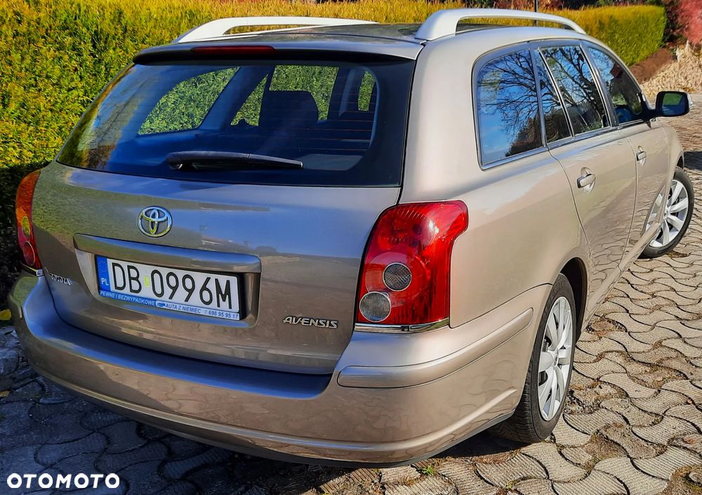 Toyota Avensis 1.8 VVT-i Combi Sol - 3