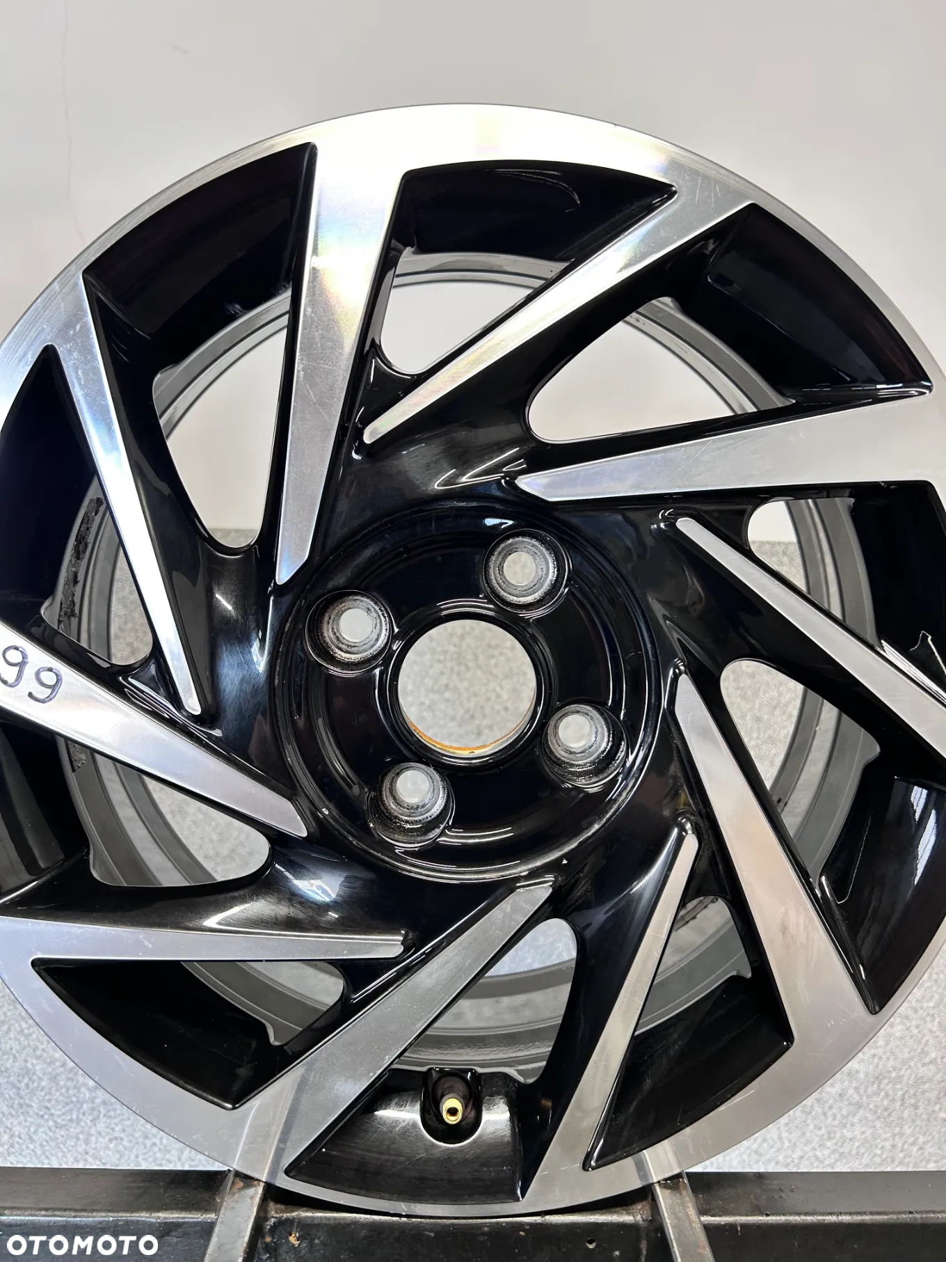 1 FELGA ALU. VW UP, SKODA CITIGO, SEAT Mii 15'' 5,5J  ET41  4x100 - 4