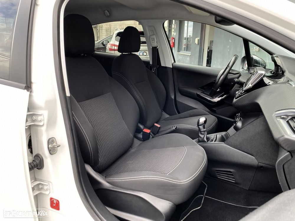 Peugeot 208 1.6 BlueHDi Style - 5