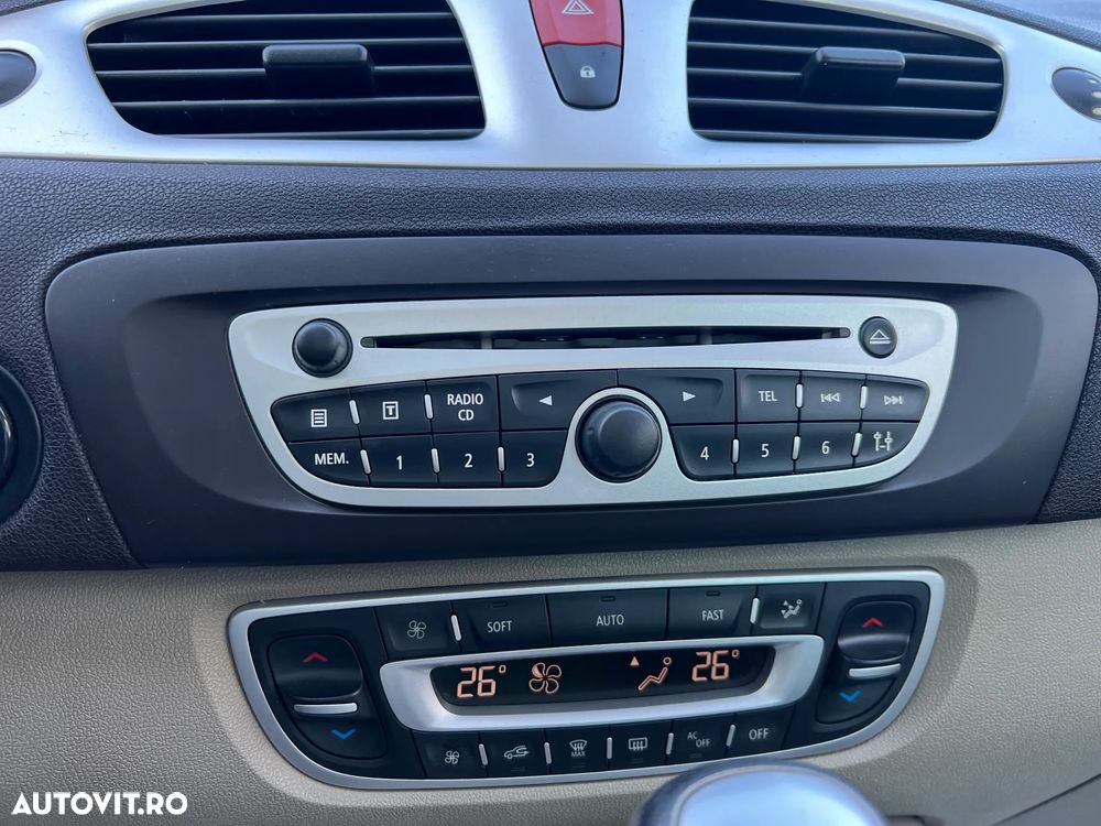 Renault Grand Scenic - 13