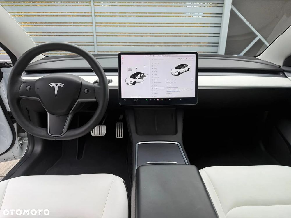 Tesla Model 3 - 11