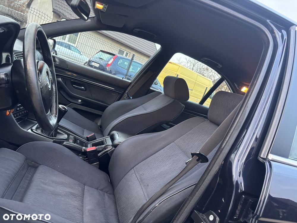 BMW Seria 5 523i - 11
