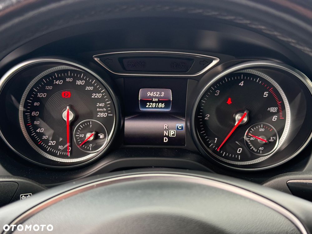 Mercedes-Benz CLA - 13