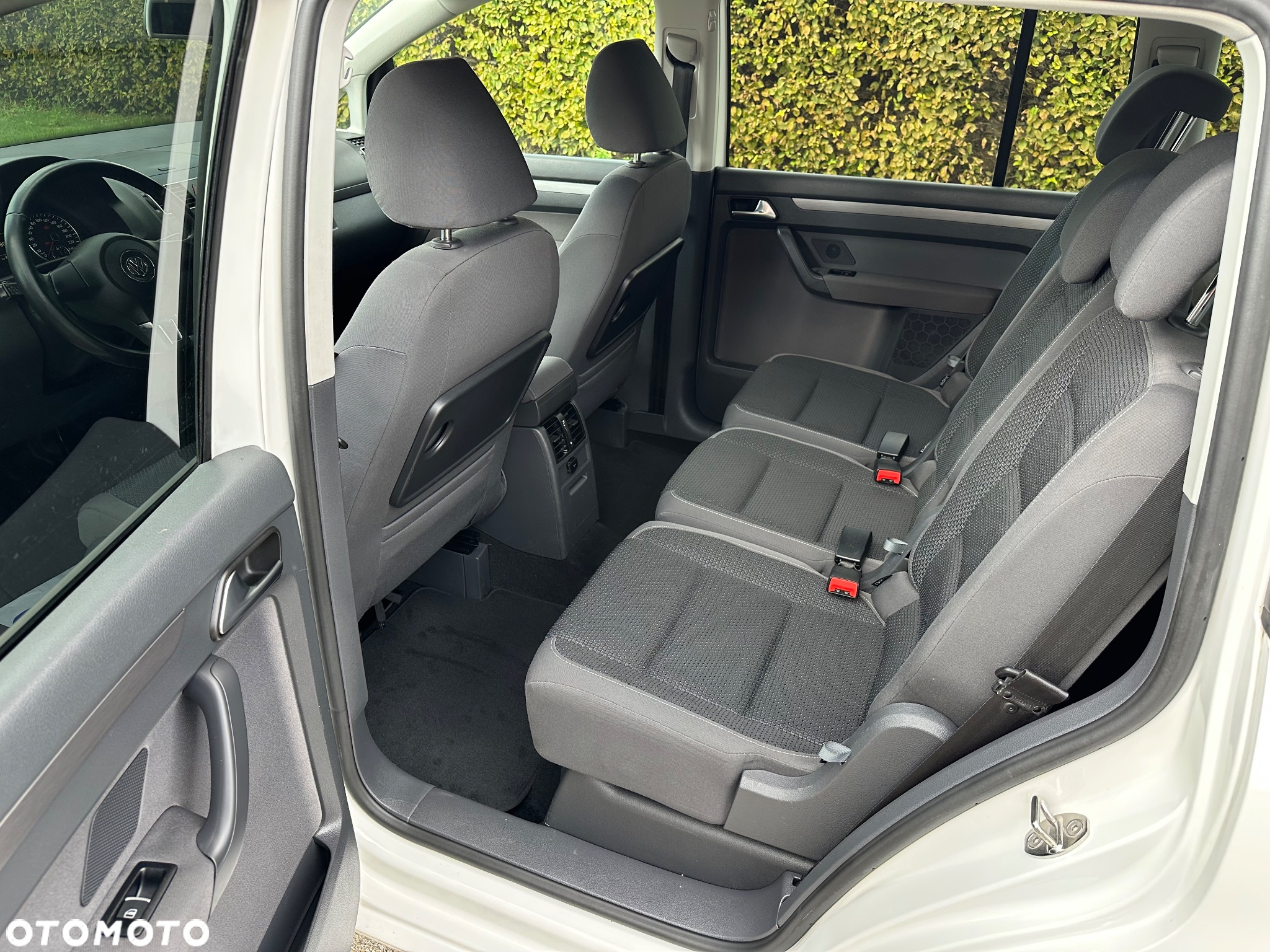 Volkswagen Touran 1.6 TDI DPF BlueMotion Technology DSG Highline - 6