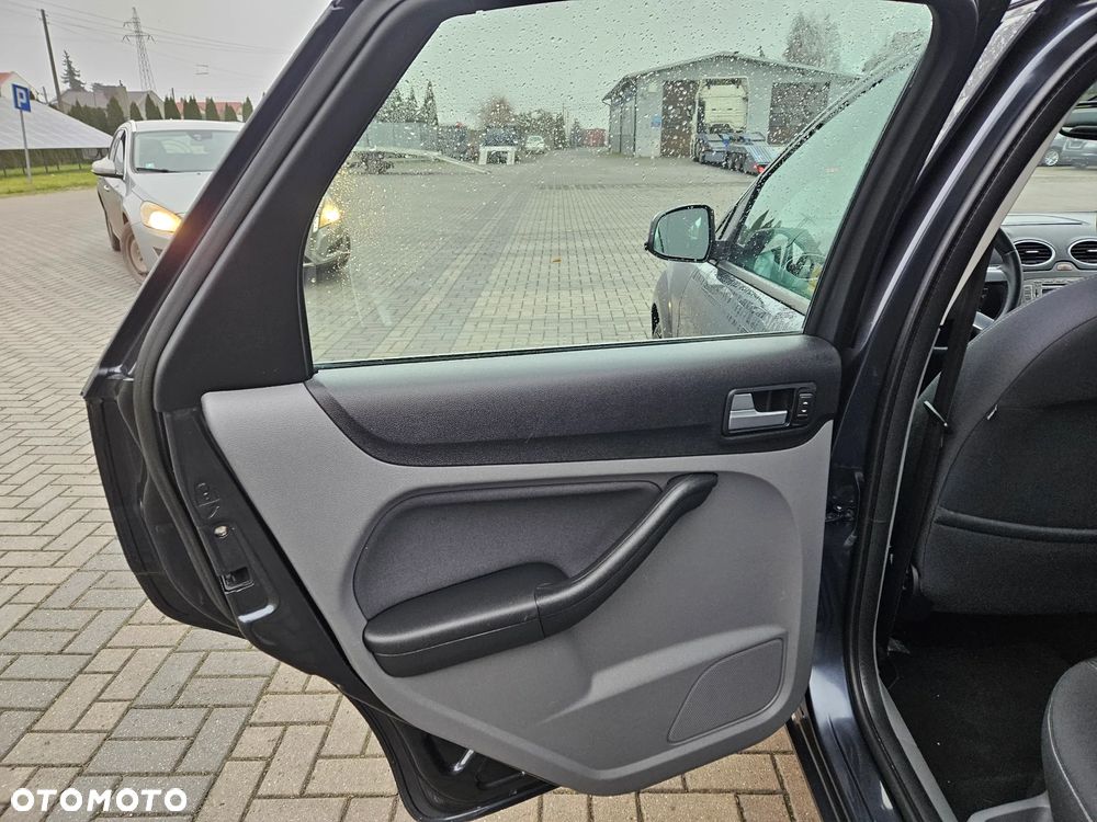 Ford Focus 1.8 Titanium - 27