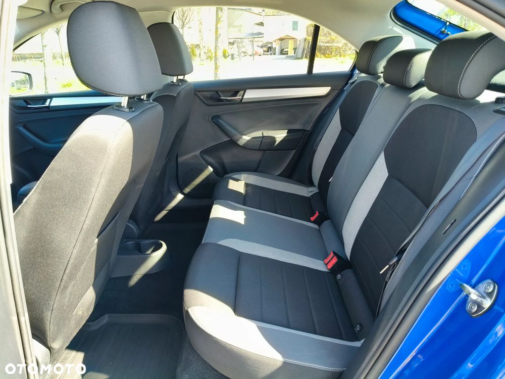 Skoda RAPID 1.0 TSI Ambition DSG - 9