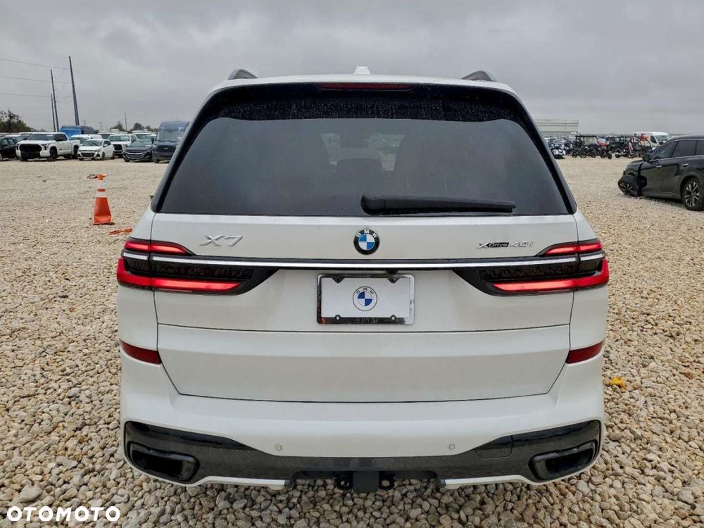 BMW X7 - 12