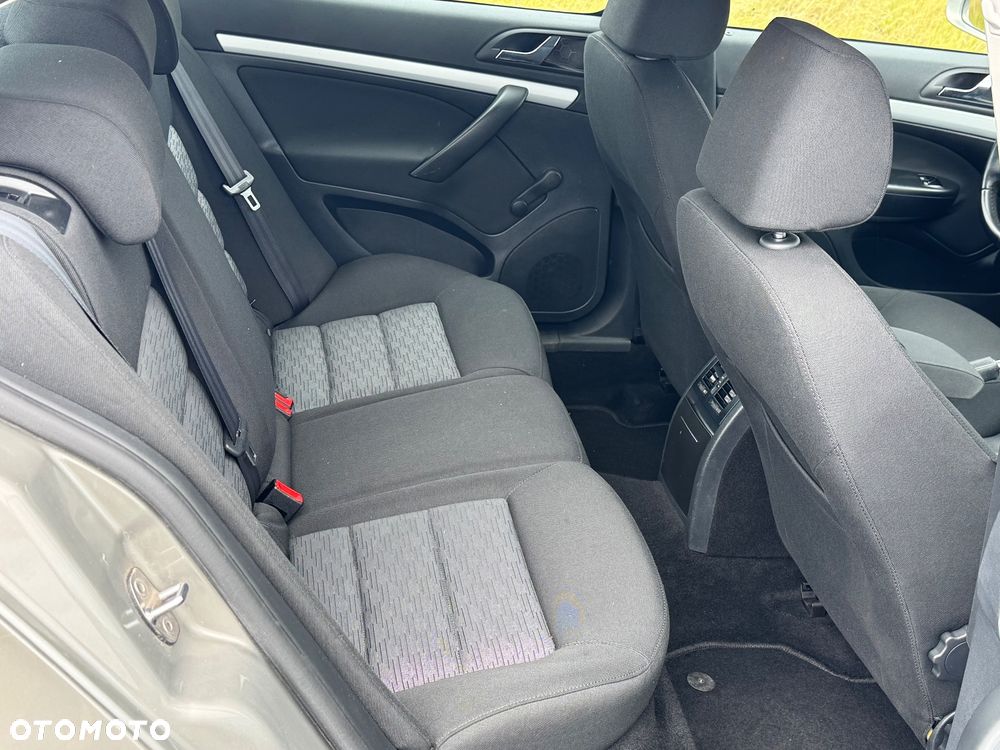 Skoda Octavia 1.6 Selection - 9