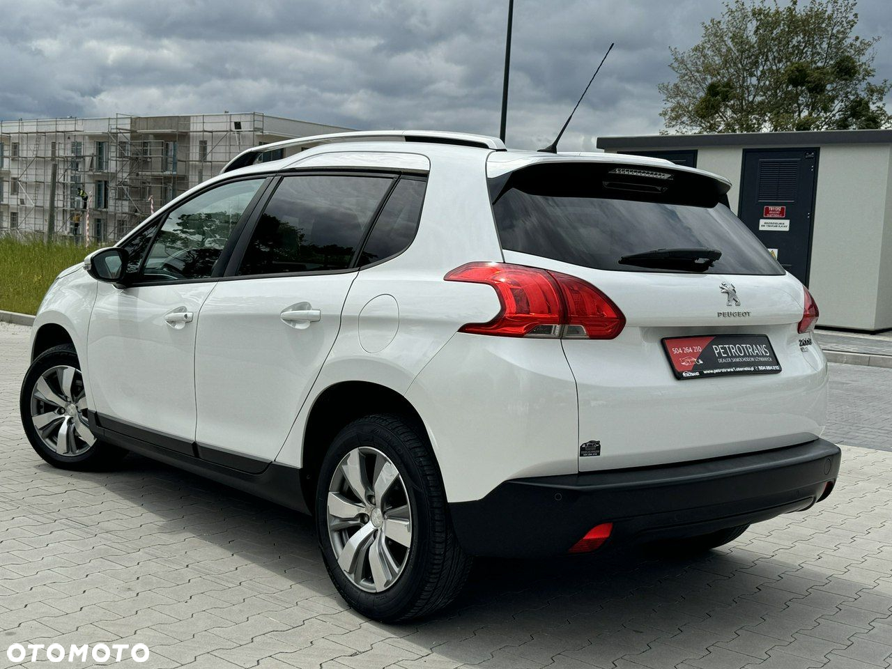 Peugeot 2008 - 8