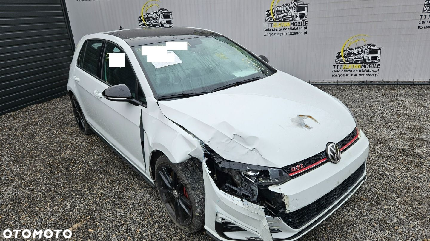 Volkswagen Golf - 5