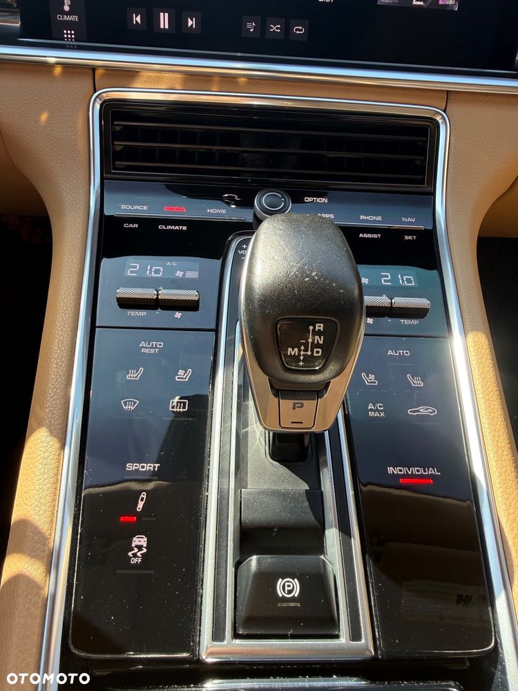 Porsche Panamera 4 - 16