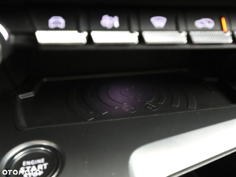 Peugeot 308 1.6 Hybrid PHEV Allure Pack EAT8 - 32