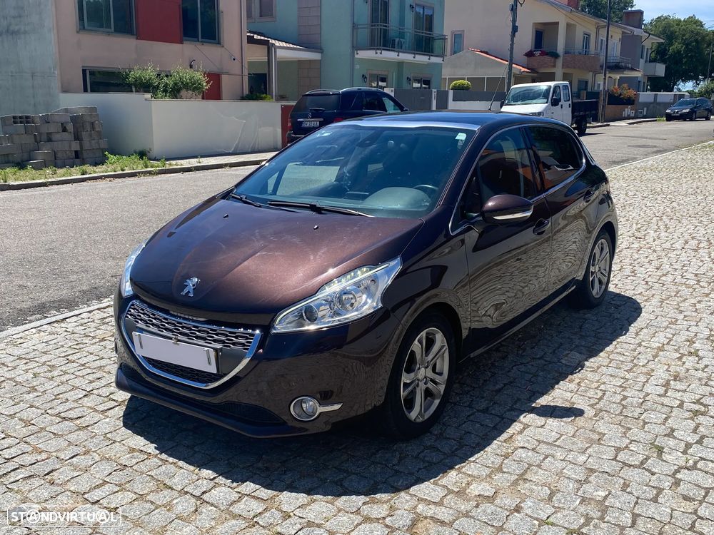 Peugeot 208 1.6 e-HDi Allure 2-Tronic - 2