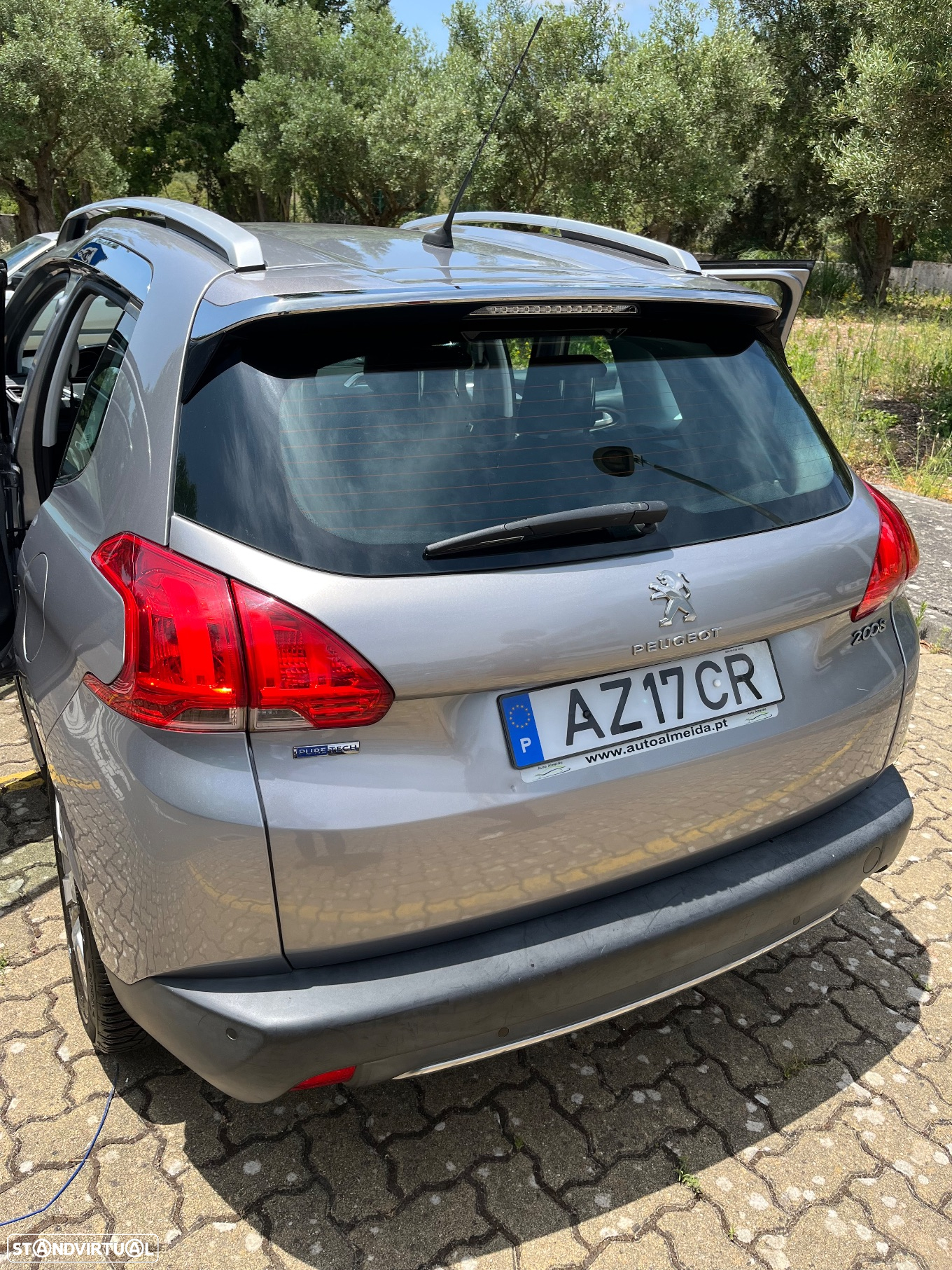 Peugeot 2008 1.2 PureTech Allure - 11