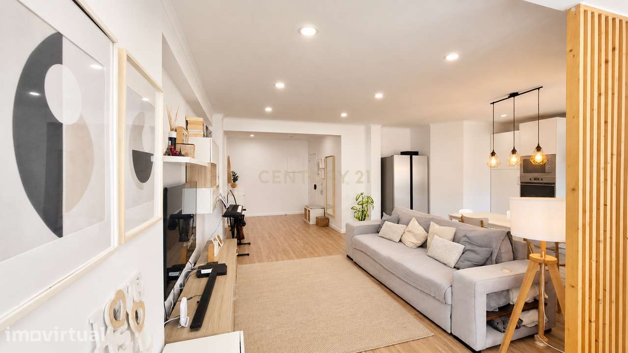 Apartamento T2, Renovado, em Almada com Excelente Localização - Grande imagem: 4/32