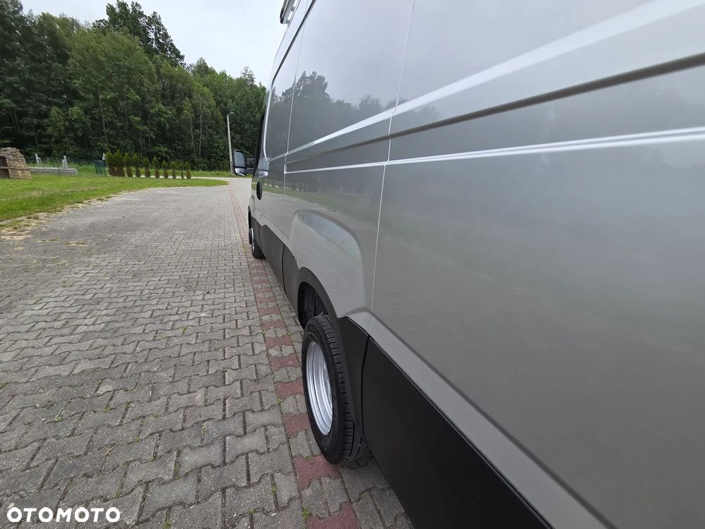 Iveco 35C17 - 22