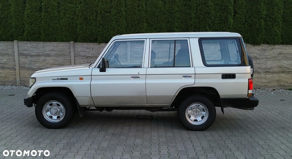 Toyota Land Cruiser - 8