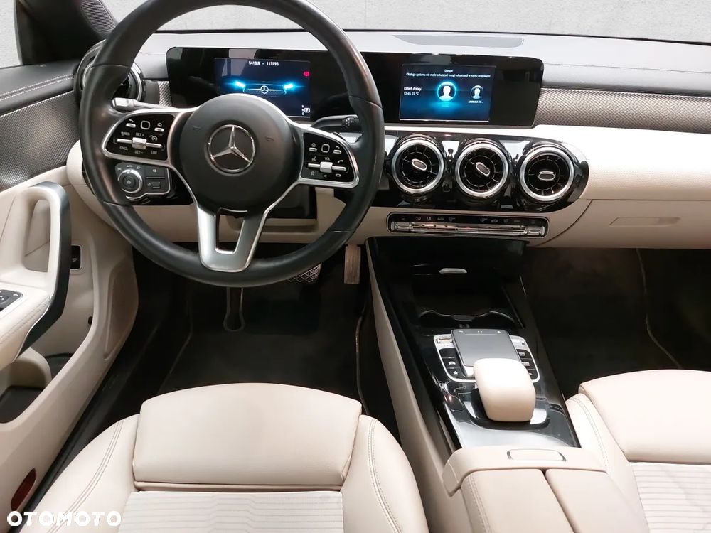 Mercedes-Benz CLA 200 Edition 1 7G-DCT - 4