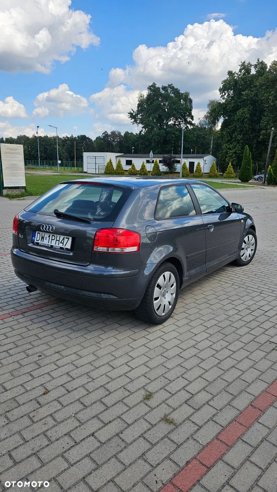 Audi A3 3-drzwiowe 1.6 FSI Ambiente - 4