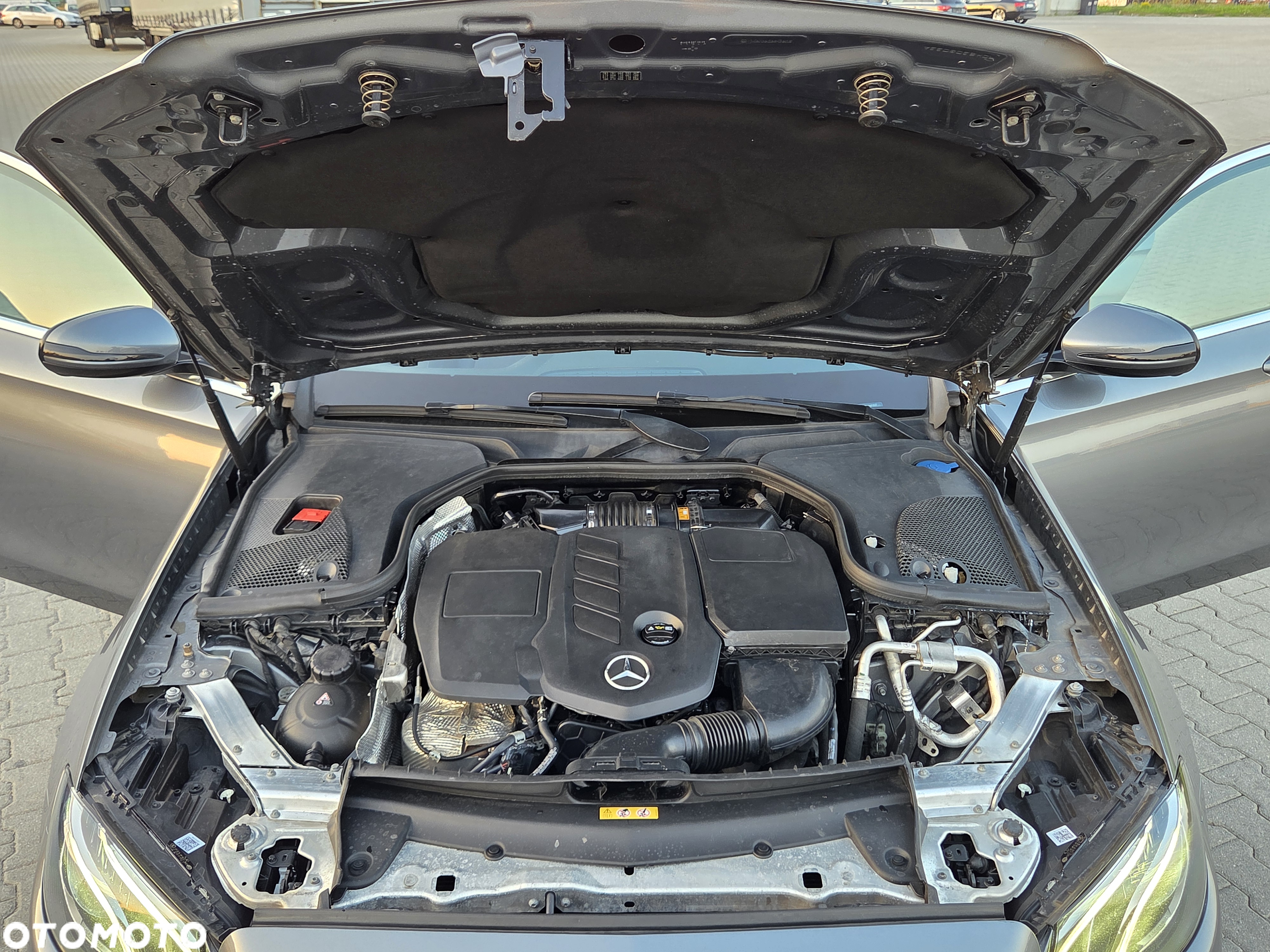 Mercedes-Benz Klasa E 220 d T 9G-TRONIC Exclusive - 32
