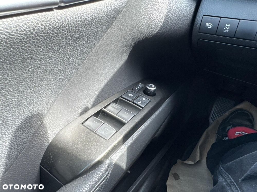 Toyota Camry 2.5 Hybrid Comfort CVT - 21