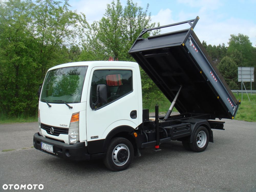 Nissan CABSTAR - 12