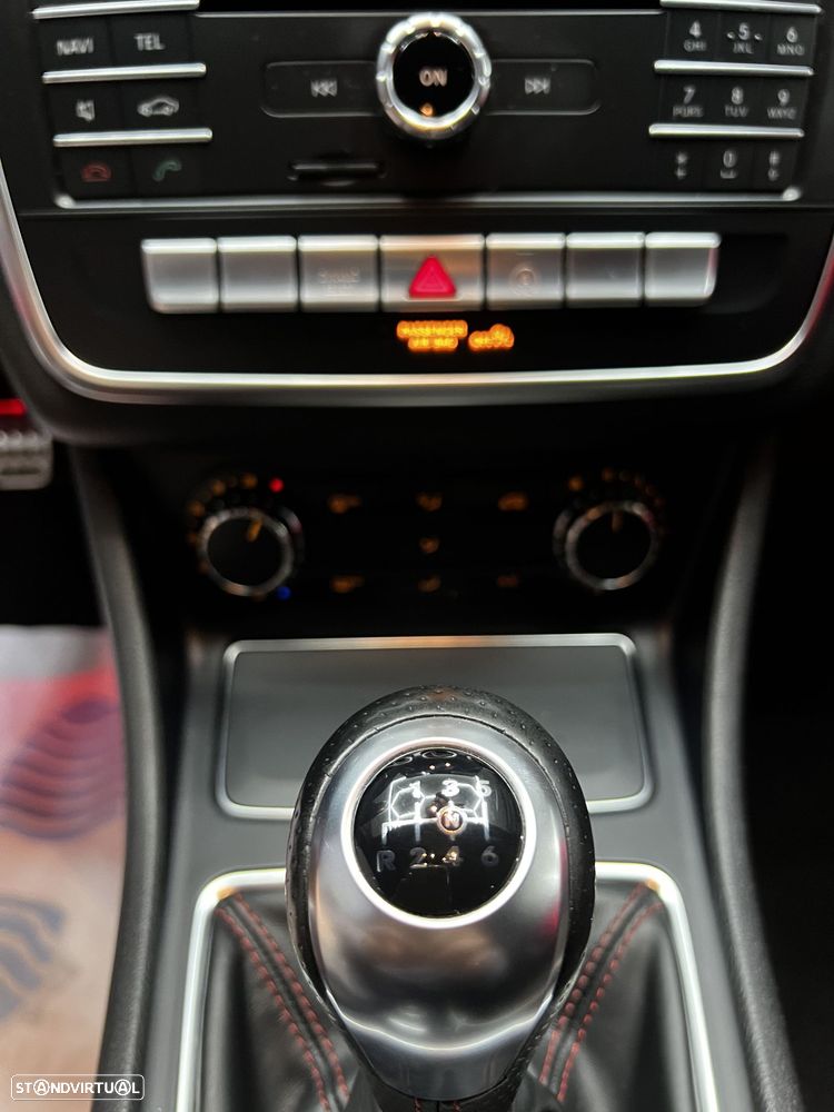 Mercedes-Benz CLA 180 AMG Line - 17