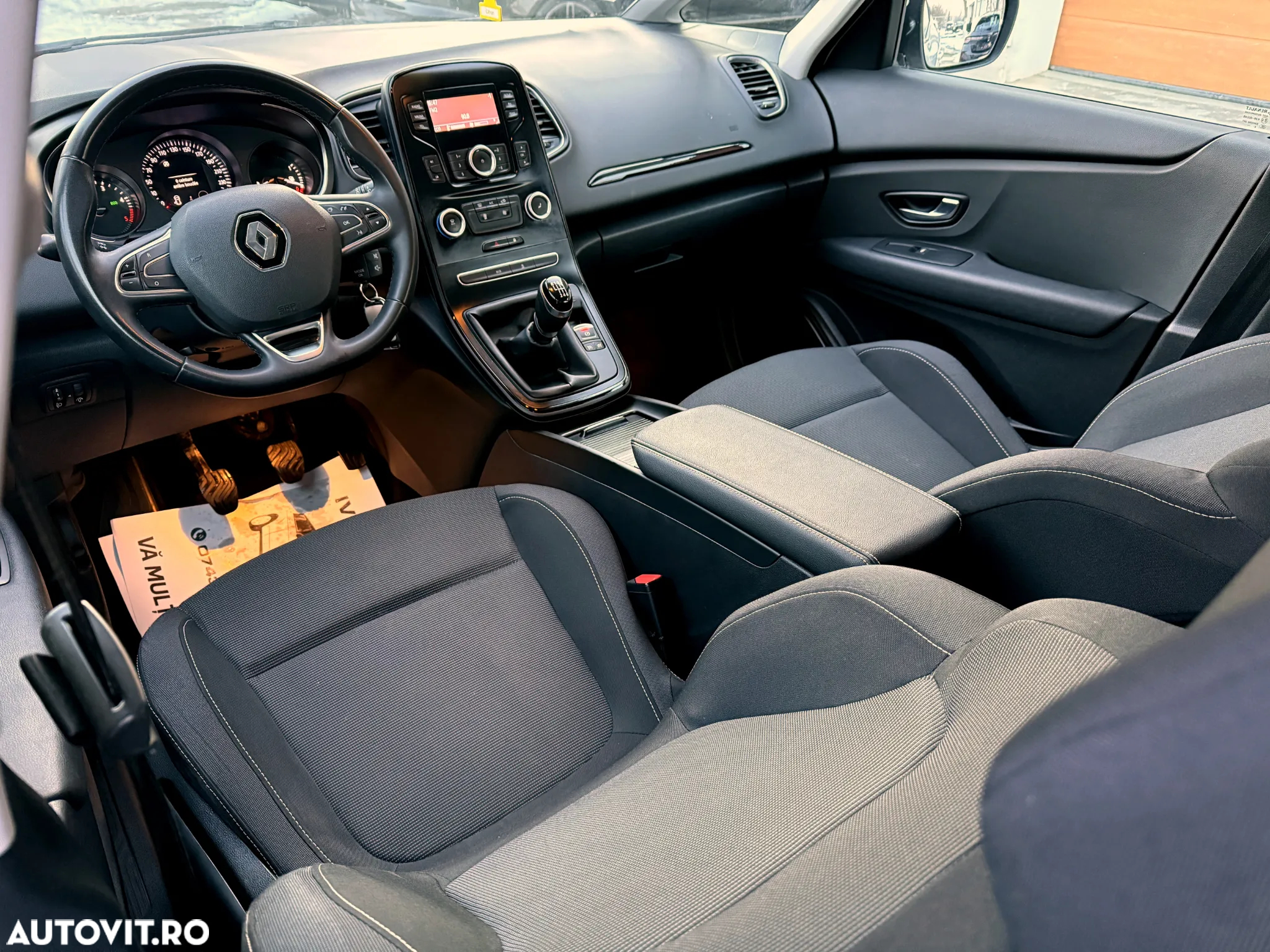 Renault Grand Scenic BLUE dCi 120 BUSINESS EDITION - 7