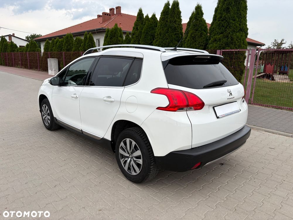 Peugeot 2008 - 8