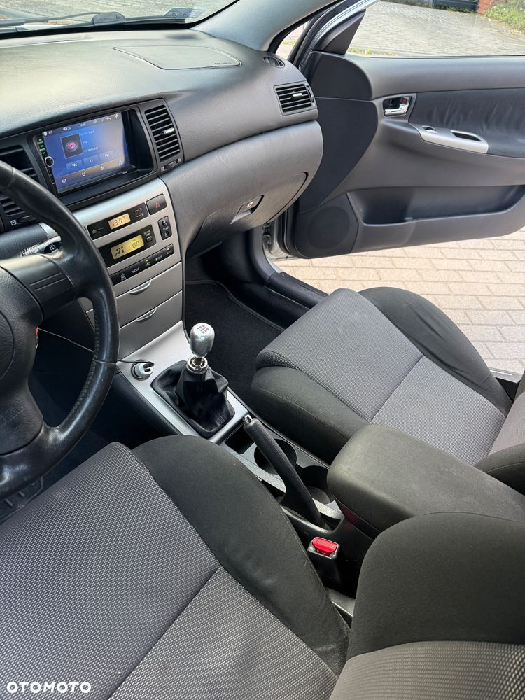 Toyota Corolla 1.6 VVT-i Dynamic - 14