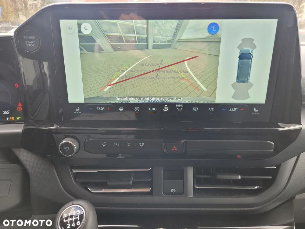 Ford Tourneo Custom - 15