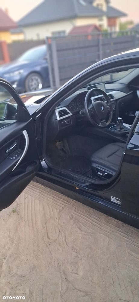 BMW Seria 3 320i xDrive - 8