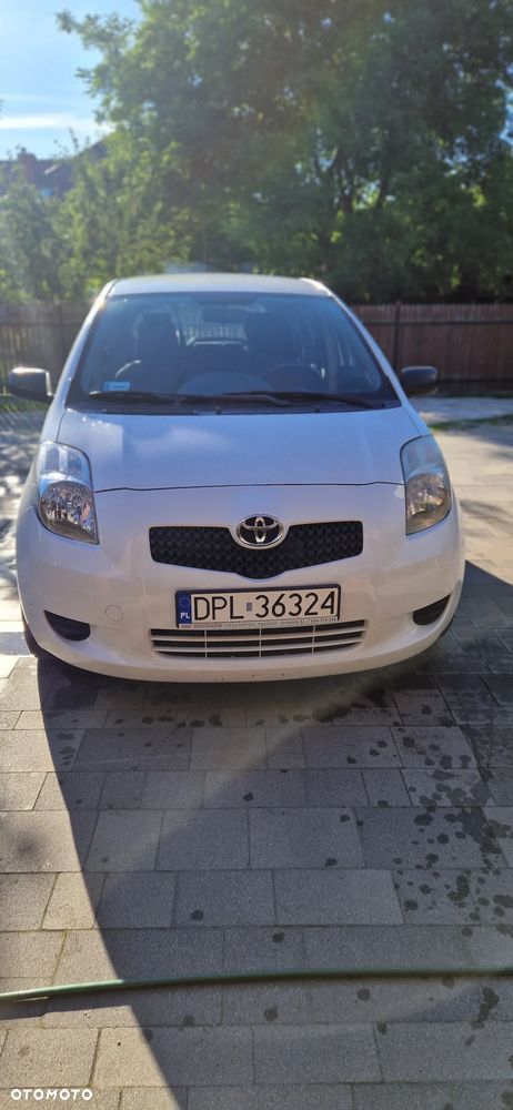 Toyota Yaris - 1