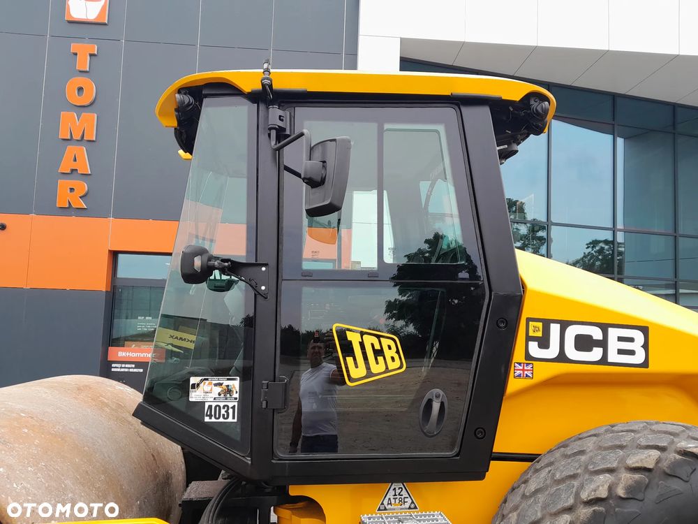 JCB VM137D - 10