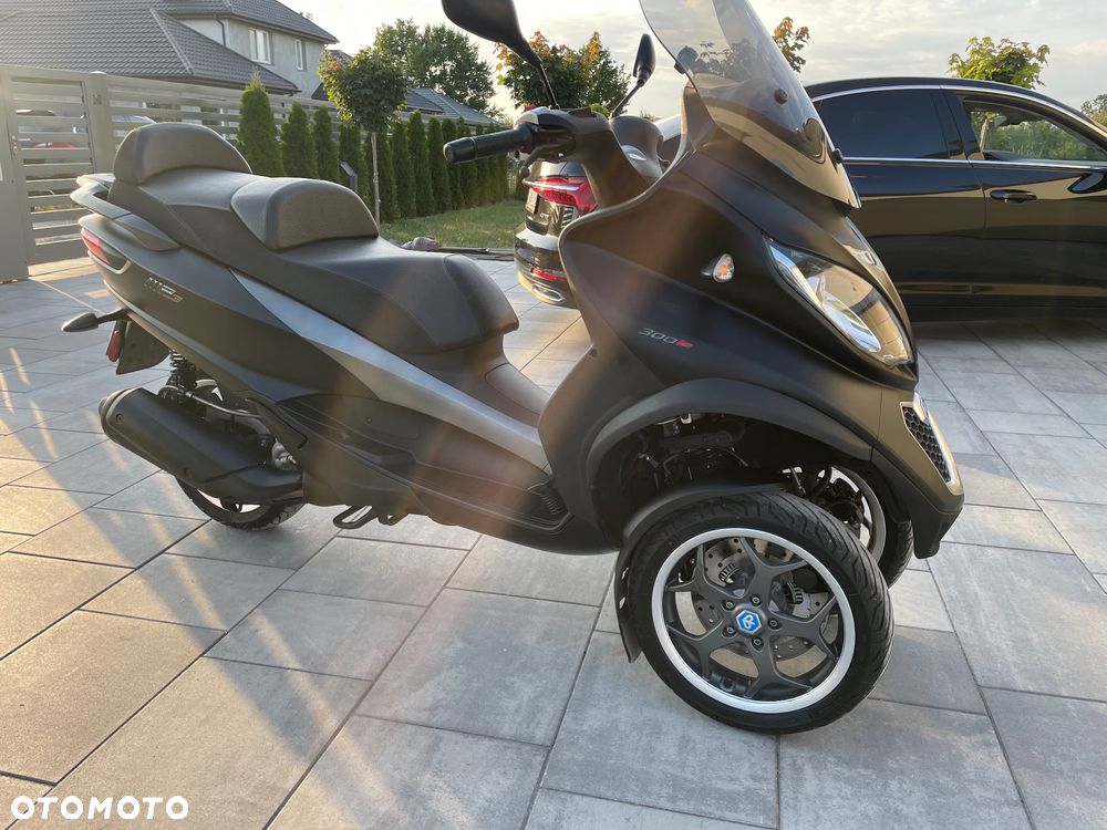 Piaggio MP-3 - 16