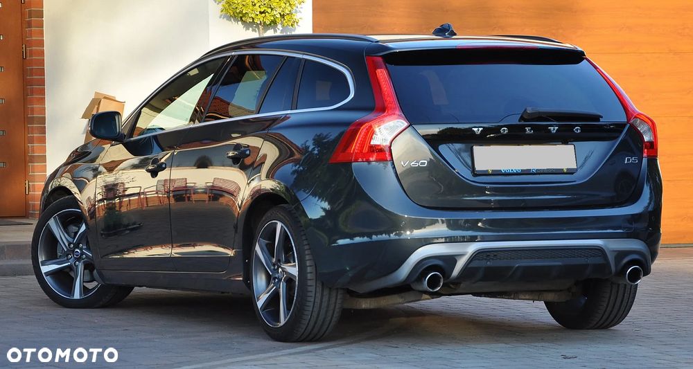 Volvo V60 D5 R-Design - 15