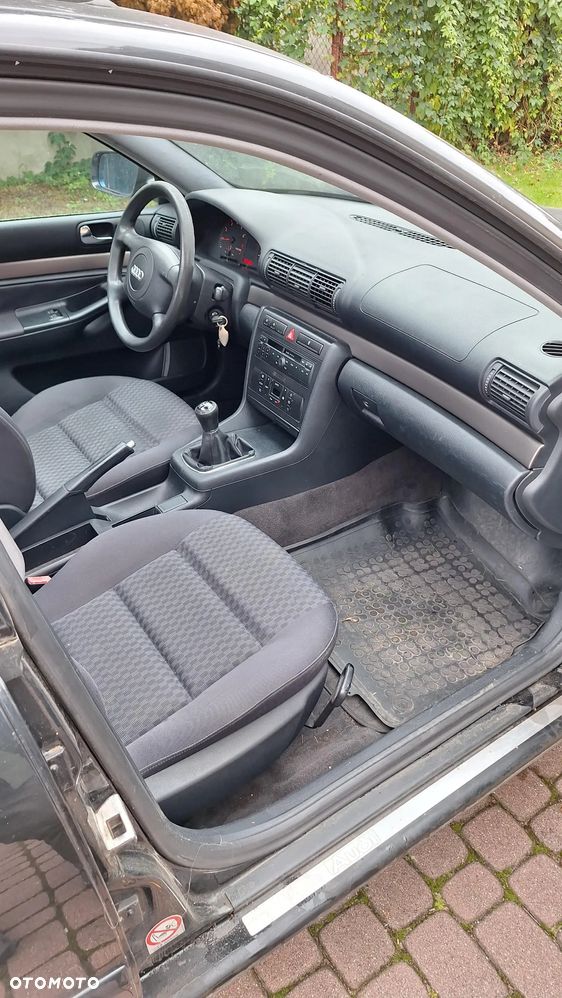 Audi A4 Limousine - 6