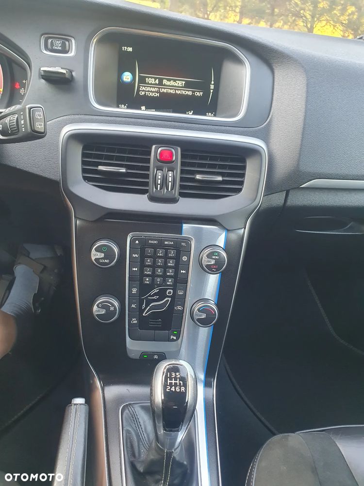 Volvo V40 D2 Drive-E R-Design Kinetic - 13