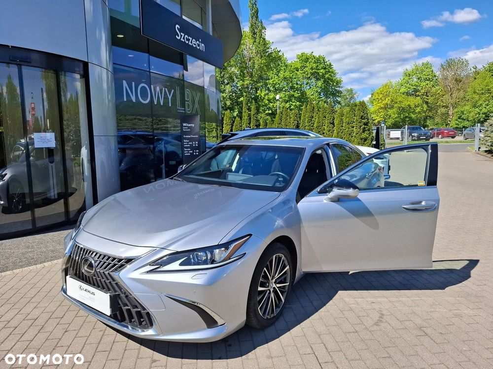Lexus ES 300h Business Edition - 9